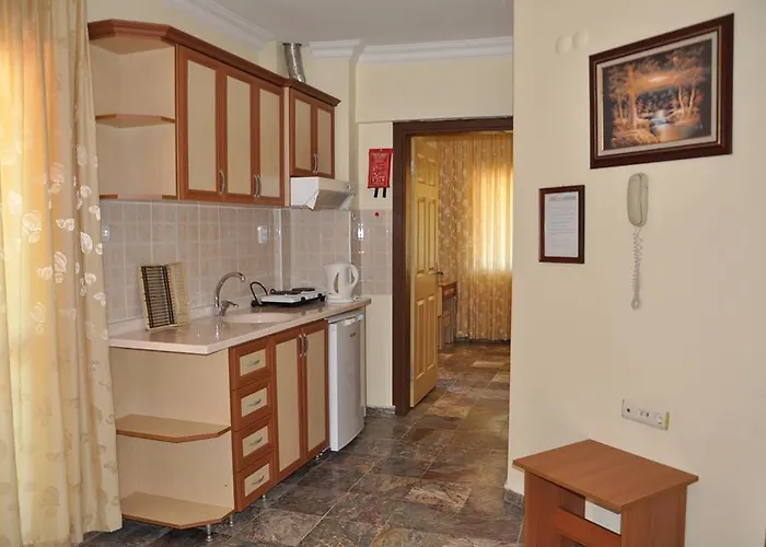 Celik Hotel İçmeler